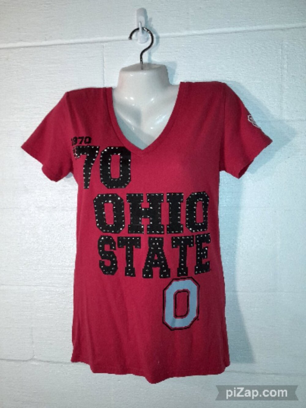 Ohio State Buckeyes 1870 E5 College Classics Women's Size Med Red V-Neck Top